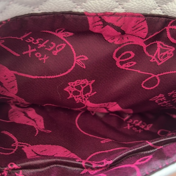 🎉HP💕 Betsey Johnson Quilted Crossbody Bag - Picture 6 of 11